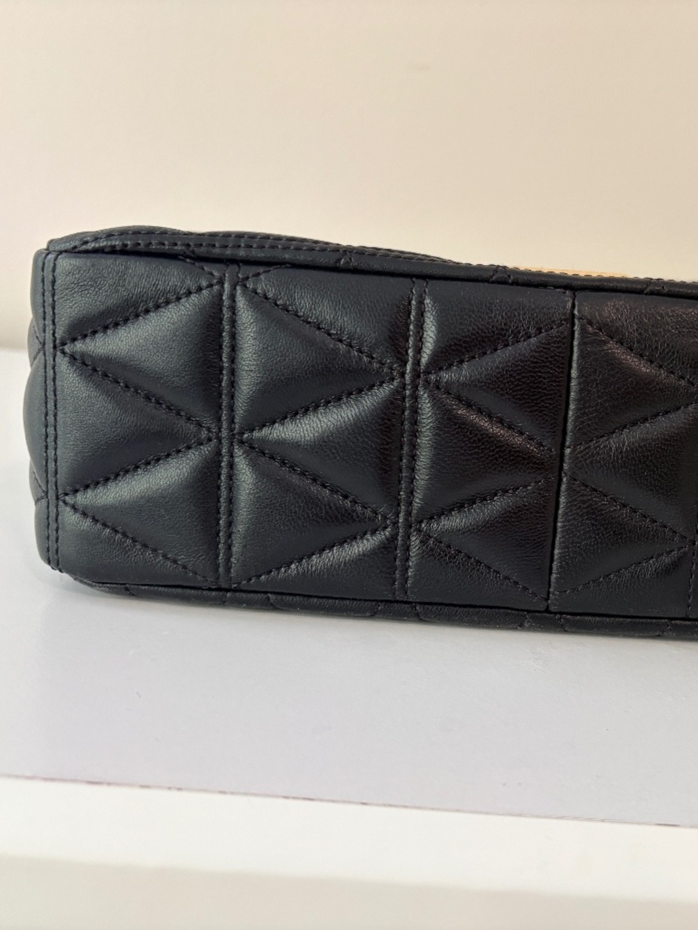 Michael Kors Soho Large Quilted Leather Shoulder Bag in Black / Gold - Picture 4 of 8
